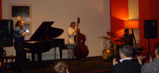 Bob Gluck Trio